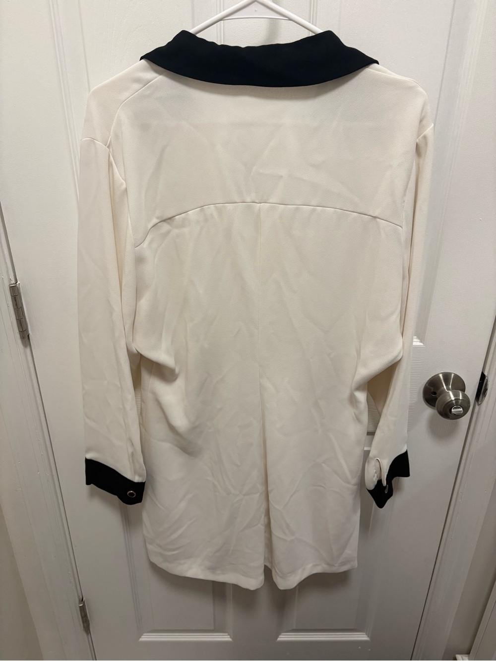 Zara White Mini Shirt Dress with Black Trim - Picture 3 of 3